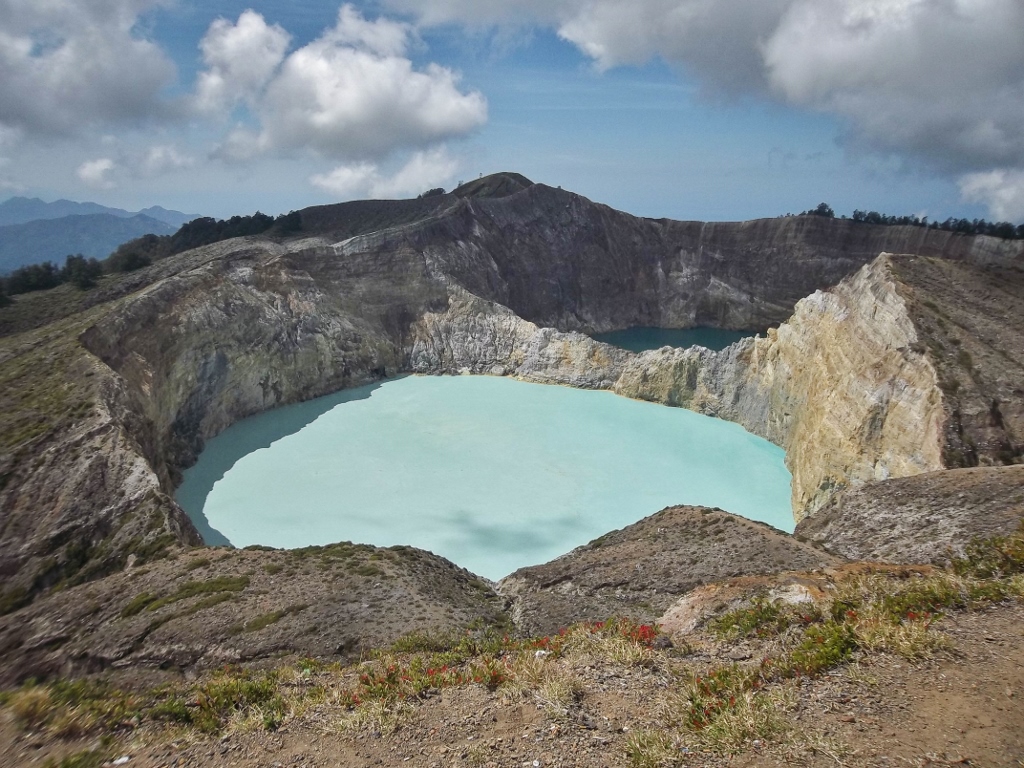 Cratère lac du volcan Kelimutu, Flores