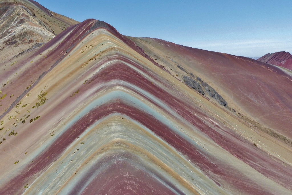 Vue sur le sommet de la montagne Vinicunca au Pérou