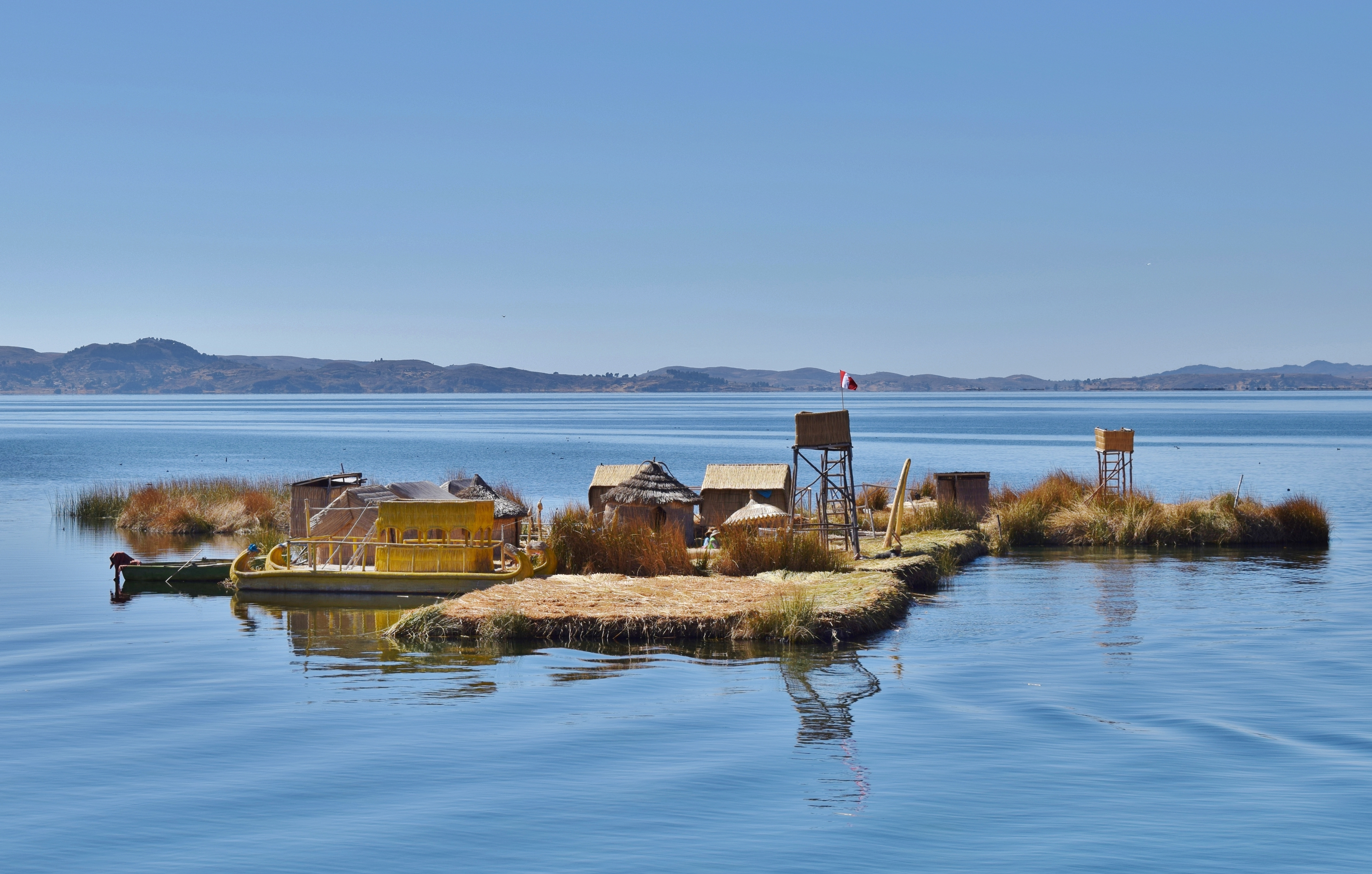 Vue sur les îles Uros au Pérou 