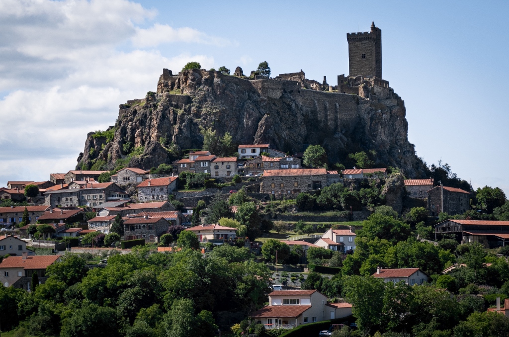 Panorama sur la forteresse de Polignac en Haute-Loire
