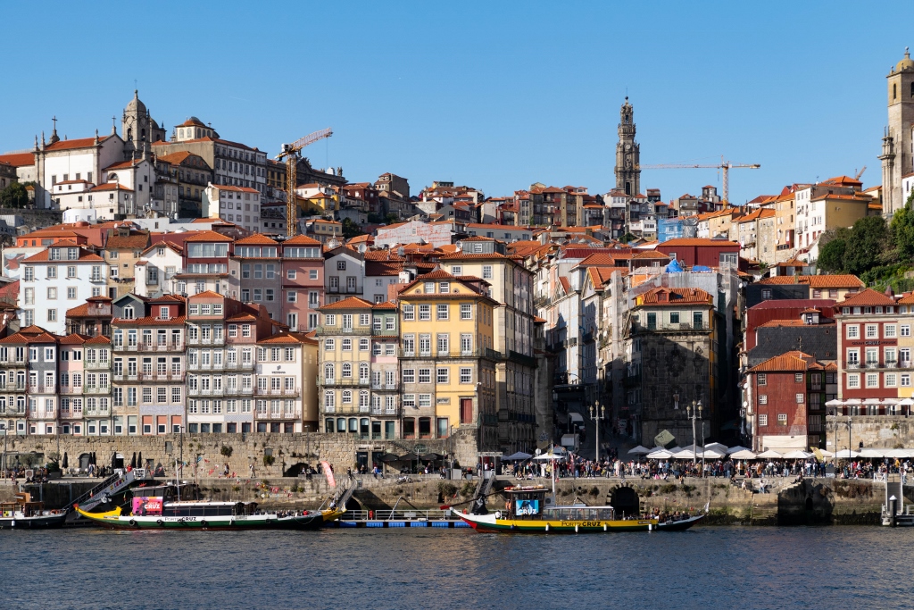 Vue sur les rives de Porto 