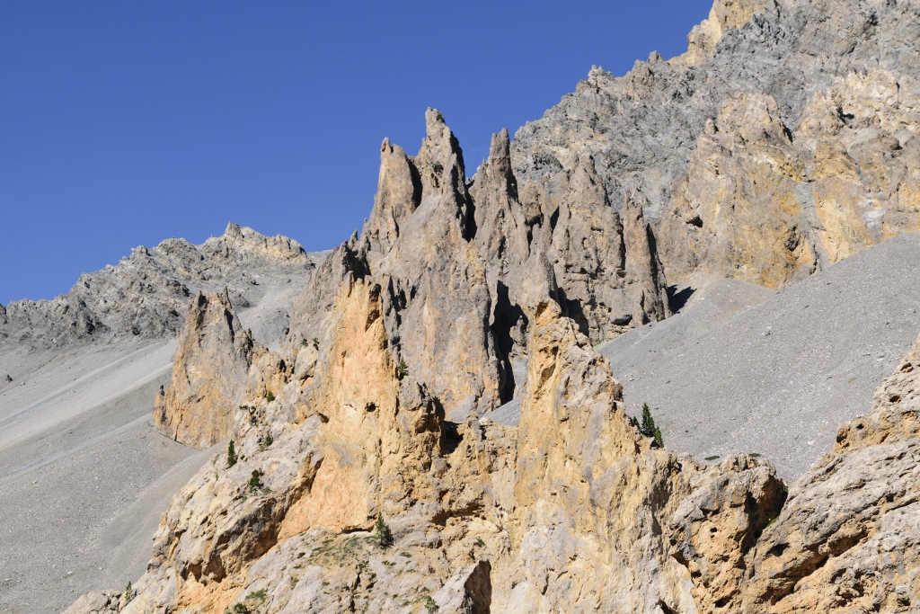 Vue sur les roches du col d'Izoard 