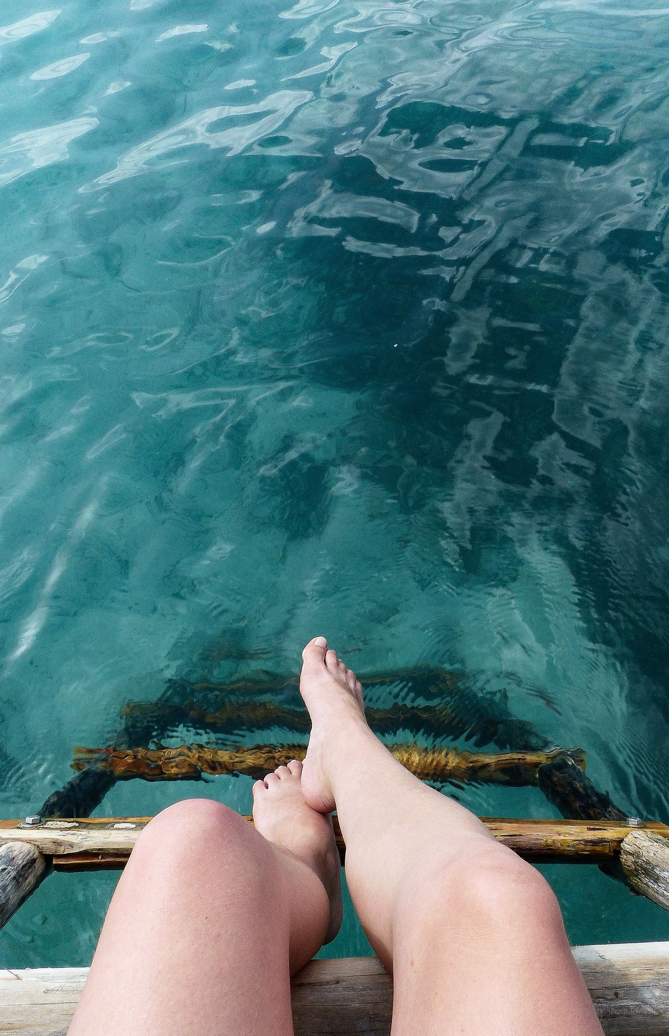 Vue sur la lagune de Bacalar avec attrape-rêves en premier plan 