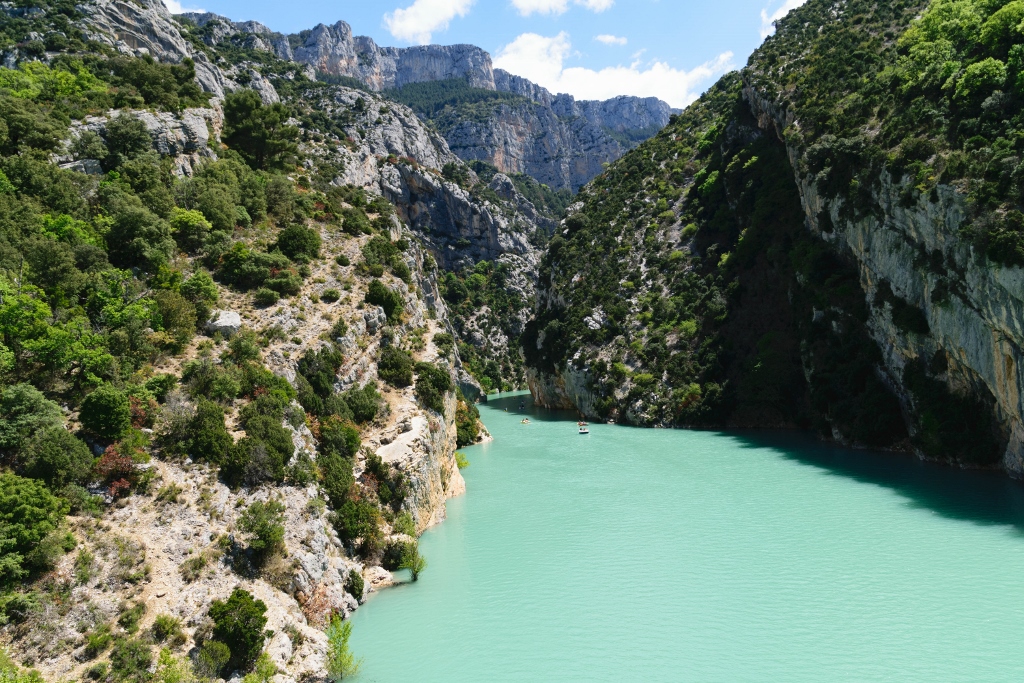 Vue panoramique sur le lac de Sainte-Croix 