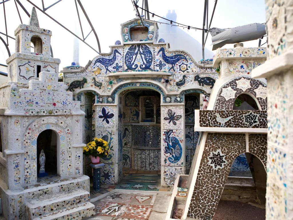 La Maison Bleue de Da Costa, un lieu insolite en France 