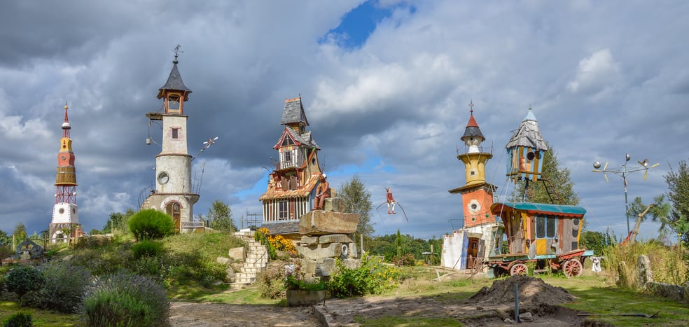 L’univers du poète ferrailleur, un lieu insolite en France 