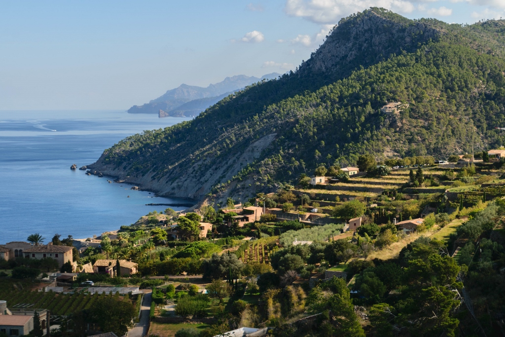 Banyalbufar et ses terrasses agricoles au nord de Majorque 