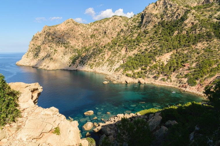 Cala en Basset, une crique sauvage au nord de Majorque 