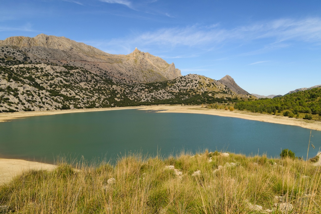 Le lac de Cuber, un lieu hors des sentiers battus à Majorque 